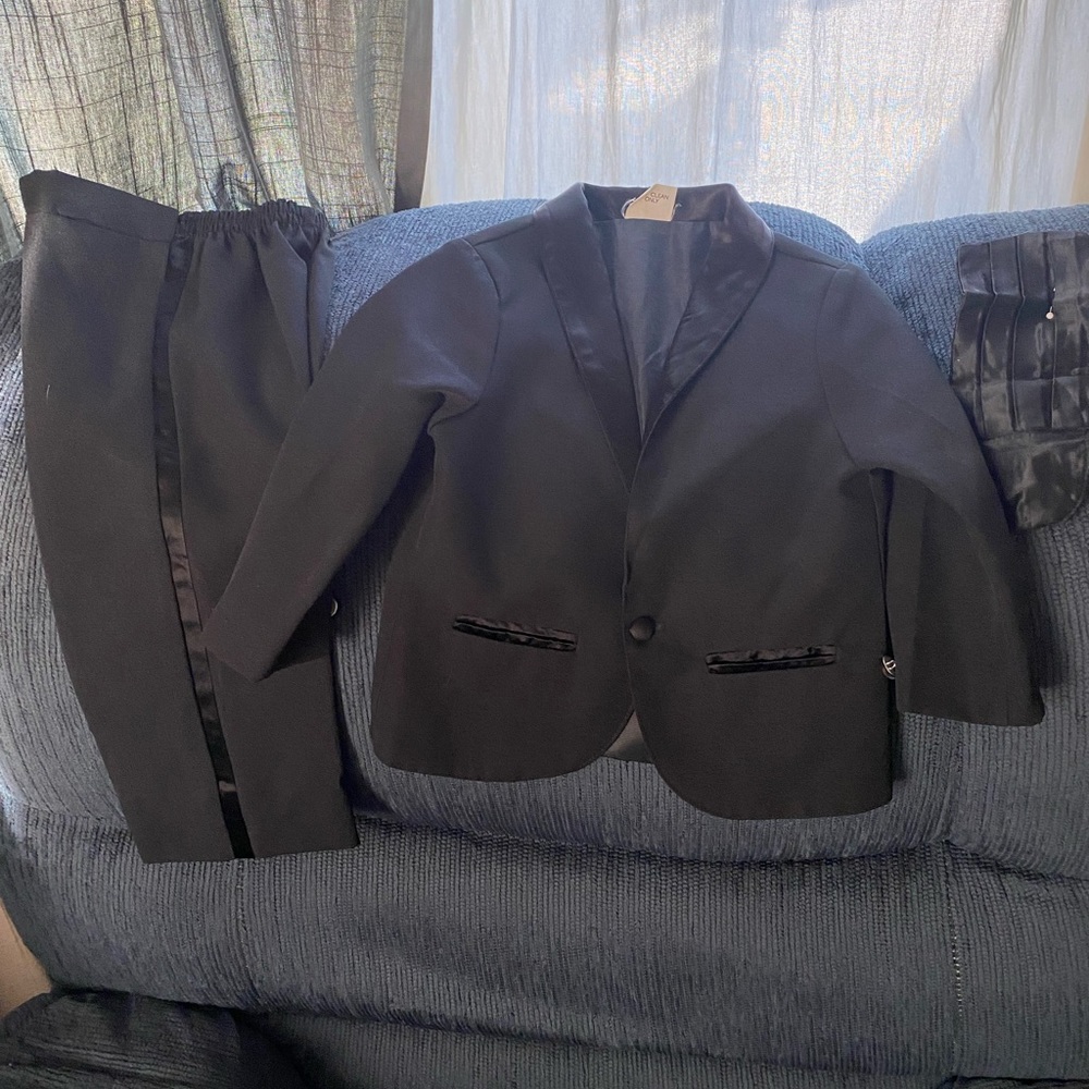 Black TUXEDO
